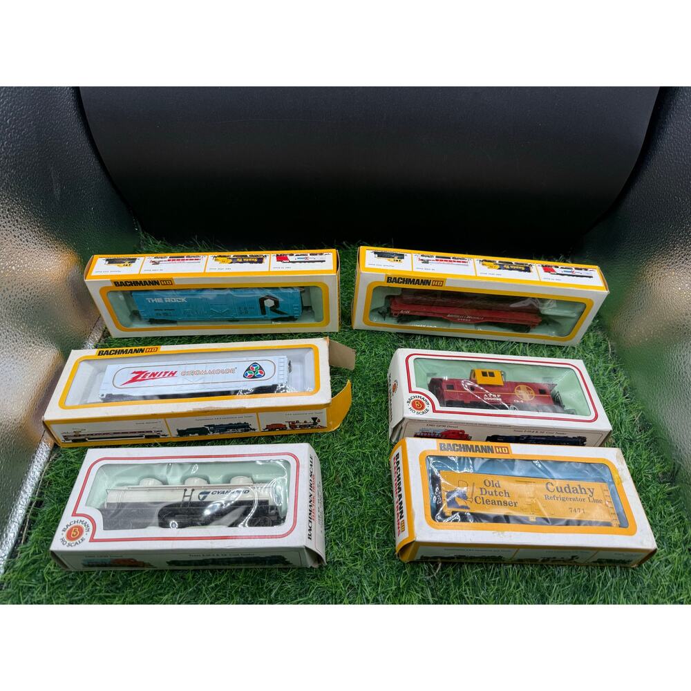 Lot 6 HO Scale Bachmann Train Freight Cars-Dome Tank, Refrigerator,etc